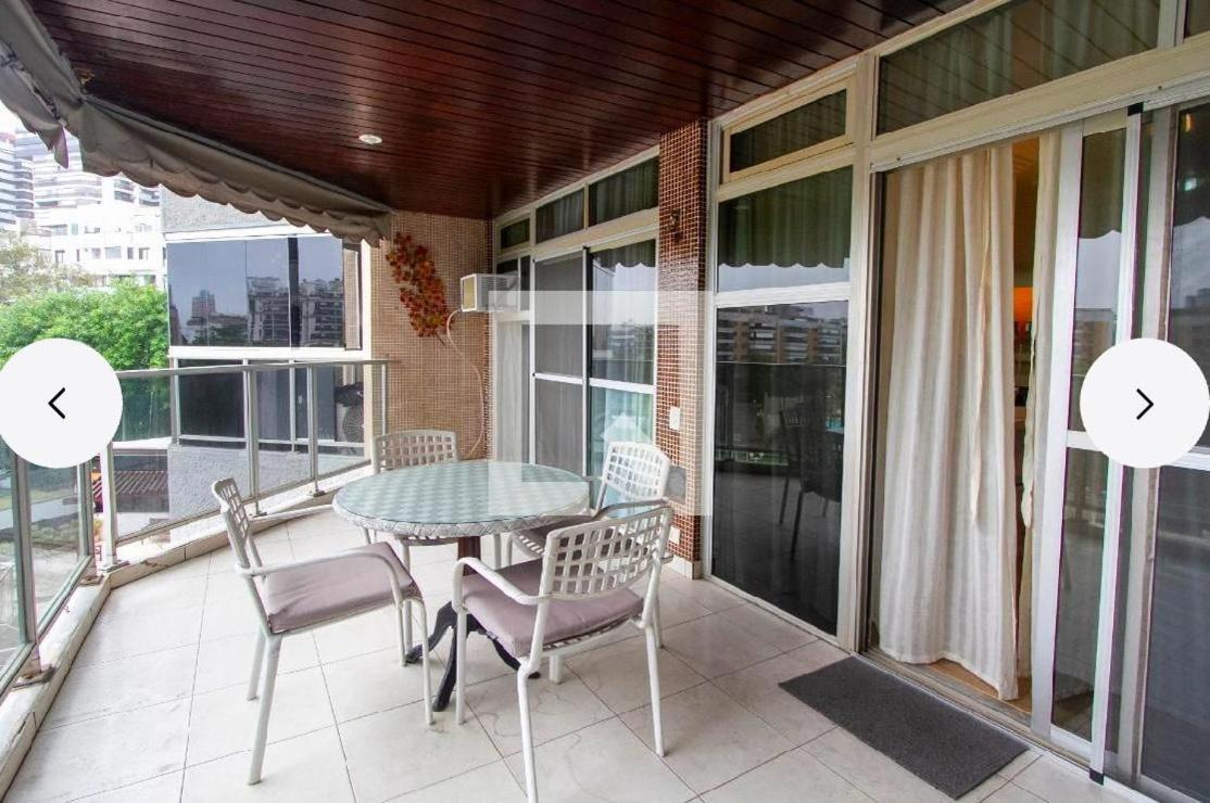 Quarto-sala Na Barra Da Tijuca - Posto 5 Na Aparthotel Rio de Janeiro